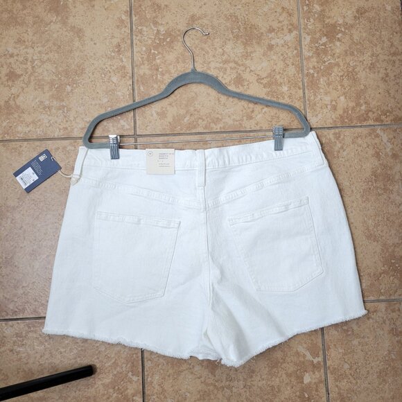 Universal Thread White Highest Rise Shorts - Picture 8 of 8